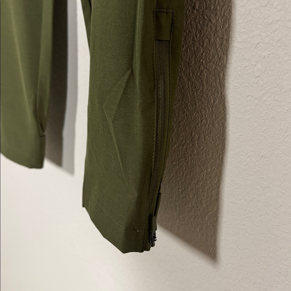 Green Waggle Golf Joggers - Picture 2 of 4
